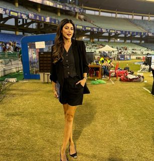 Karishma Kotak feet photo thumbnail