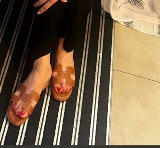 Karishma Kotak feet photo thumbnail