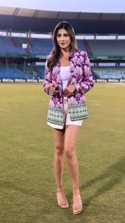 Karishma Kotak feet photo thumbnail