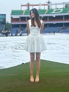 Karishma Kotak feet photo thumbnail