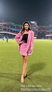 Karishma Kotak feet photo thumbnail