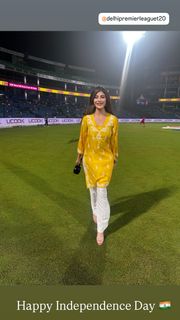 Karishma Kotak feet photo thumbnail