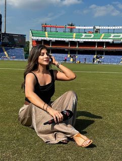 Karishma Kotak feet photo thumbnail