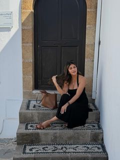 Karishma Kotak feet photo thumbnail