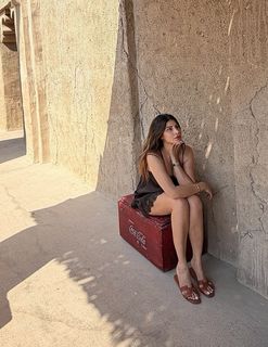 Karishma Kotak feet photo thumbnail