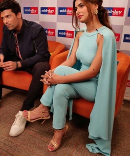 Karishma Sharma feet photo 7