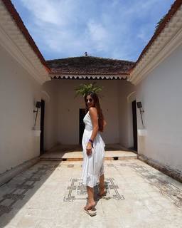 Karishma Sharma feet photo 3