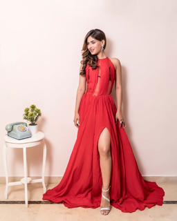Karishma Sharma feet photo 15