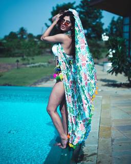 Karishma Sharma feet photo 4