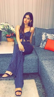 Karishma Sharma feet photo 13