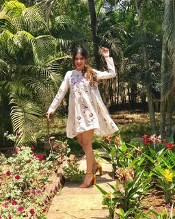 Karishma Sharma feet photo 12