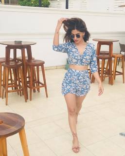 Karishma Sharma feet photo 14