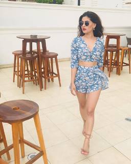 Karishma Sharma feet photo 13