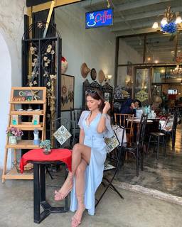 Karishma Sharma feet photo 5