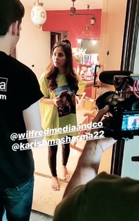 Karishma Sharma feet photo 15
