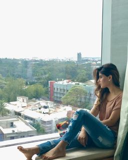 Karishma Sharma feet photo 14