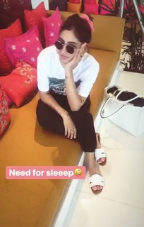 Karishma Sharma feet photo 18