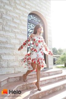 Karishma Sharma feet photo 9