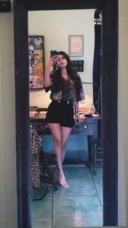 Karishma Sharma feet photo 14