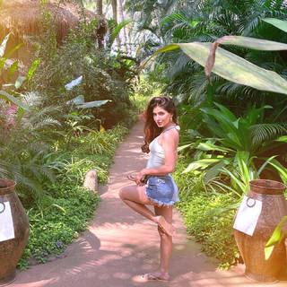 Karishma Sharma feet photo 19