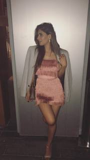 Karishma Sharma feet photo 10