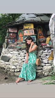 Karishma Sharma feet photo 18