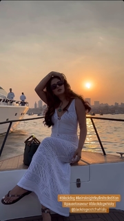Karishma Sharma feet photo 4