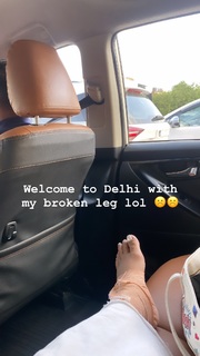 Karishma Sharma feet photo 17
