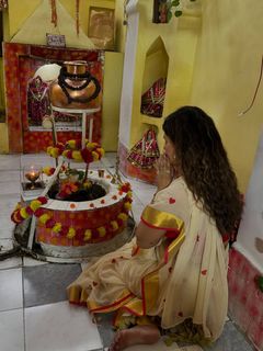 Karishma Sharma feet photo 14