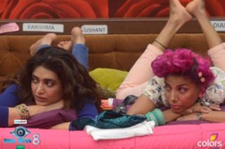 Karishma Tanna feet photo thumbnail