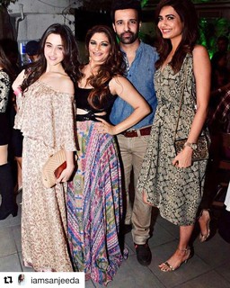 Karishma Tanna feet photo thumbnail