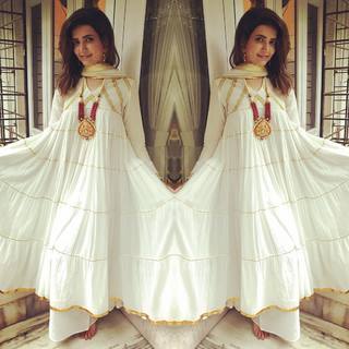 Karishma Tanna feet photo thumbnail