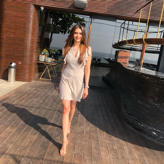 Karishma Tanna feet photo thumbnail