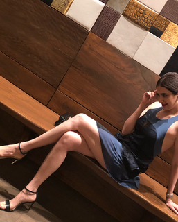 Karishma Tanna feet photo thumbnail