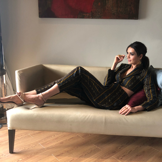 Karishma Tanna feet photo thumbnail