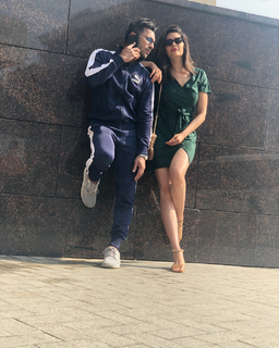 Karishma Tanna feet photo thumbnail