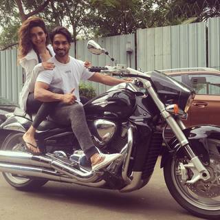 Karishma Tanna feet photo thumbnail