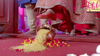 Karishma Tanna feet photo thumbnail