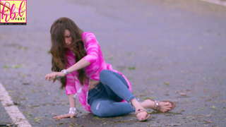 Karishma Tanna feet photo thumbnail