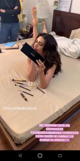 Karishma Tanna feet photo thumbnail