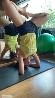 Karishma Tanna feet photo thumbnail