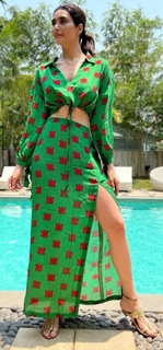 Karishma Tanna feet photo thumbnail