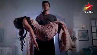 Karishma Tanna feet photo thumbnail