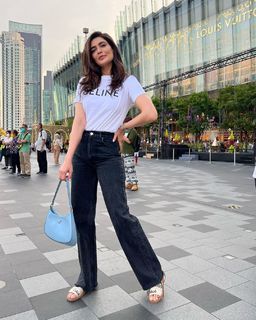Karishma Tanna feet photo thumbnail