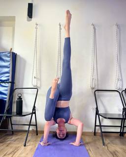 Karishma Tanna feet photo thumbnail