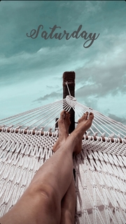 Karishma Tanna feet photo thumbnail