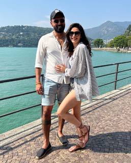 Karishma Tanna feet photo thumbnail