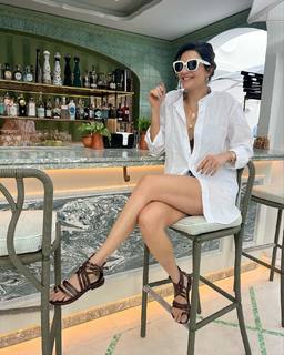 Karishma Tanna feet photo thumbnail