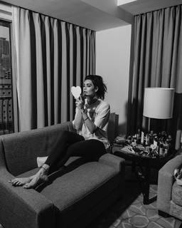 Karishma Tanna feet photo thumbnail