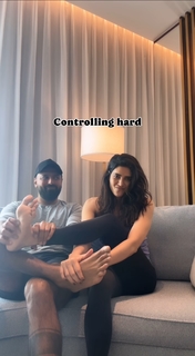 Karishma Tanna feet photo thumbnail